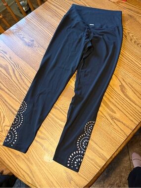 Aerie black leggings with accent design large